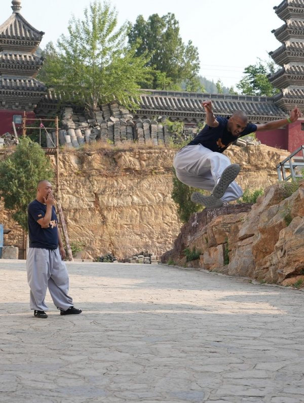 Wenban đã đăng ảnh và xem xét 