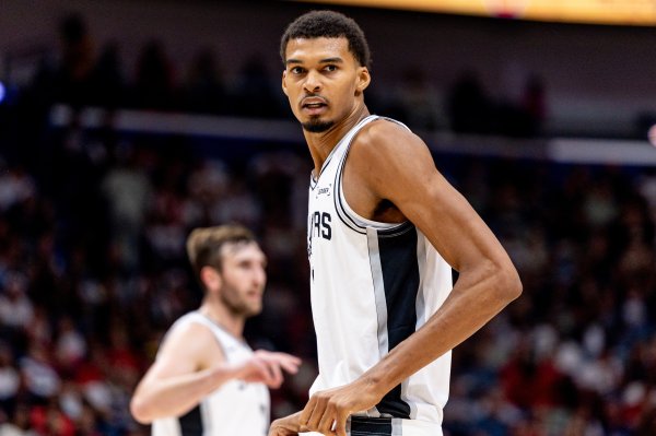 Trong hai trận đầu tiên, anh ghi được 69 điểm, 26 rebound và 12 block! Wen Fat: Lớp Wen có thể giành